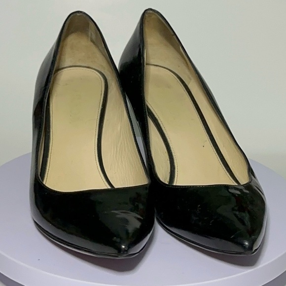 Prada Women's Black Patent Leather Heels - Picture 4 of 13